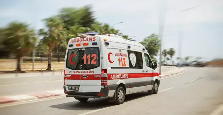 KALDIĞI EVİN BALKONUNDAN DÜŞTÜ AĞIR ŞEKİLDE YARALANDI