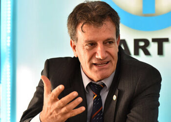 “TÜRKİYE’NİN KIBRIS’TA HAVA VE DENİZ ÜSSÜ KURMA ZAMANI GELDİ”