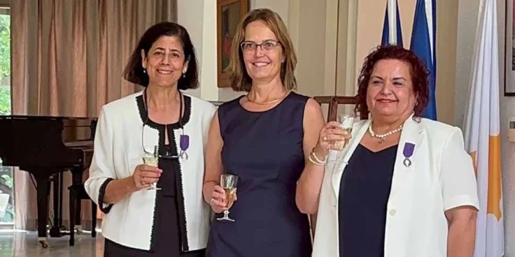 HERAN ÇİFTÇİ VE KEZBAN SARAÇOĞLU’NA FRANSA DEVLET NİŞANI