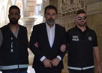 “40 ASGARİ ÜCRET CEZAYI 1’E DÜŞÜRDÜ… KARŞILIĞINDA 90 BİN STERLİNLİK EVİ 50 BİN STERLİNE ALDI”