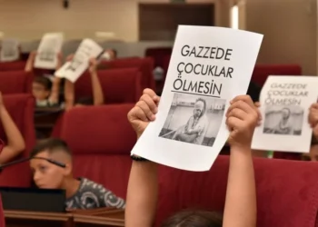 “GAZZE’DE ÇOCUKLAR ÖLMESİN”