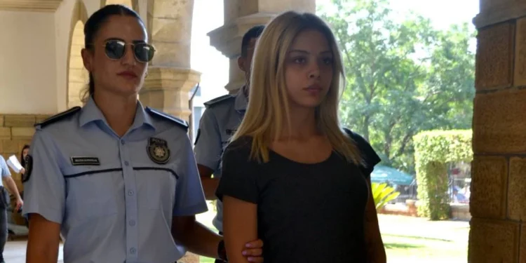 SATMAK İÇİN GETİRDİĞİ KEDİLERİN BELGELERİ SAHTE ÇIKTI