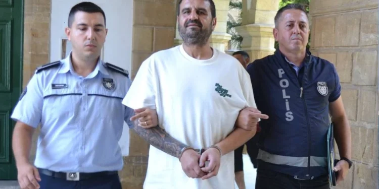 ATEŞ AÇTI EVDEKİ PARAYI ALDI