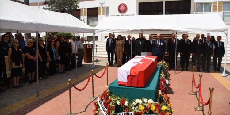 ERGÜN VEHBİ İÇİN MECLİSTE TÖREN DÜZENLENDİ