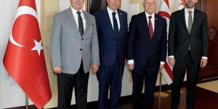 CUMHURBAŞKANLIĞINDA ZİRVE YEMEĞİ