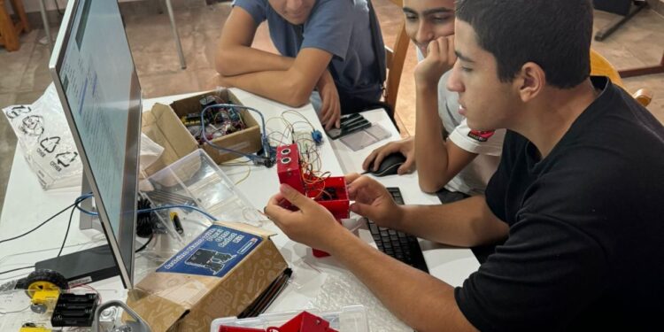 İEZB-MEM’DEN ÖNEMLİ İŞBİRLİĞİ: EĞİTİMLERİ ONLINE SİSTEME TAŞINIYOR