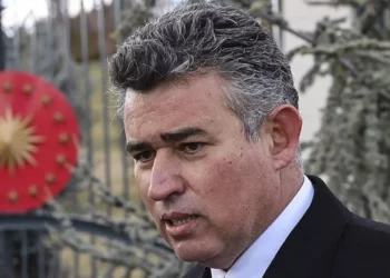 “VARSA BİR HAKKIM BİN DEFA HELAL OLSUN. HOŞÇA KALIN”