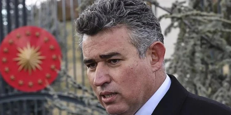 “VARSA BİR HAKKIM BİN DEFA HELAL OLSUN. HOŞÇA KALIN”