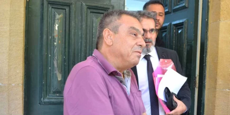 BOŞANDIĞI EŞİNİN ARACINI SAHTE EVRAKLA ÜZERİNE ALDI