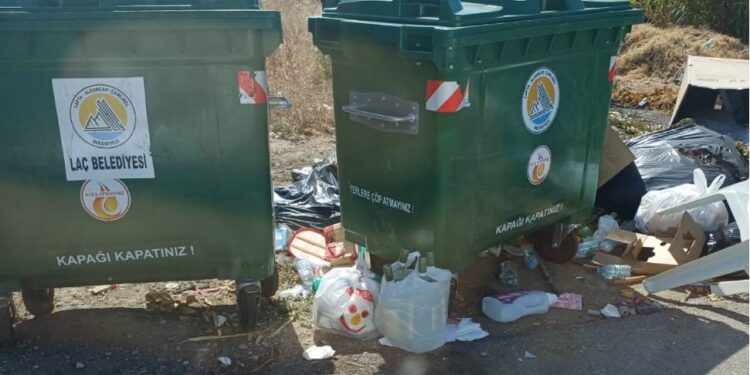 ÇÖPLERİ BİDONA ATMAYANA CEZA KESİLECEK
