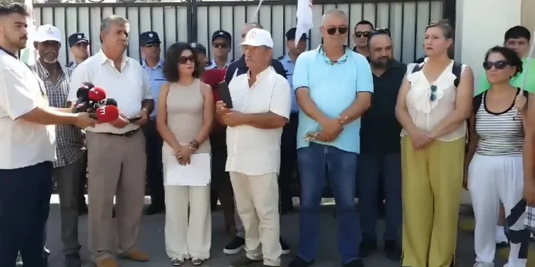 KIBRISLI TÜRKLERİN İRADESİNE SAYGI TALEP EDİLDİ