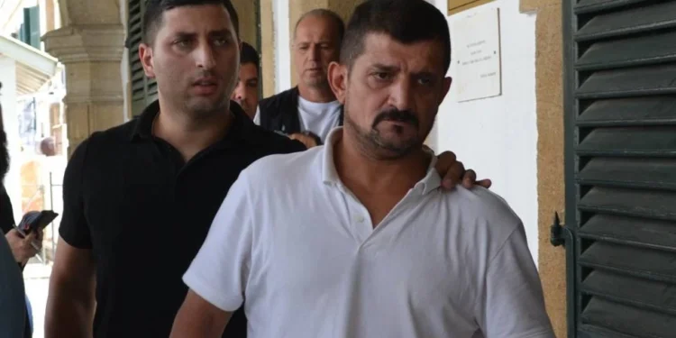 ADAYA NASIL GELDİĞİ BELLİ DEĞİL GÜNEYE GEÇERKEN YAKALANDI