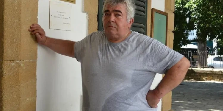 20 YAŞINDAKİ GENÇ KIZA KIRTASİYE İÇİNDE CİNSEL SALDIRIDA BULUNDU