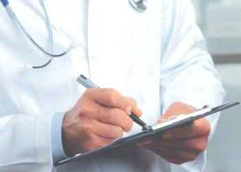 HEMŞİRELER VE EBELER SENDİKASI YARIN EYLEM YAPIYOR