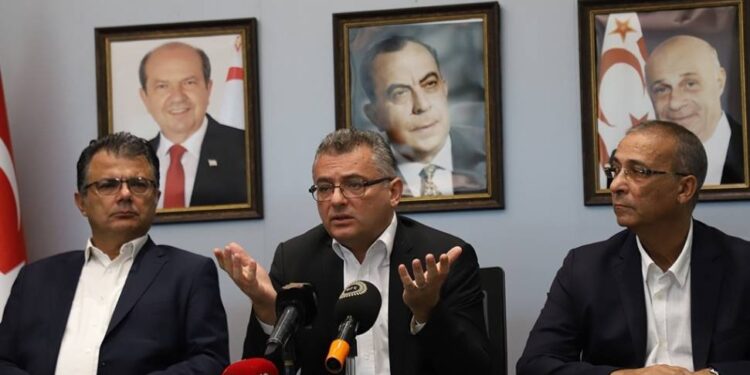 KIBRIS TÜRK HALKININ SİYASİ EŞİTLİĞİ TARTIŞMA KONUSU DEĞİLDİR