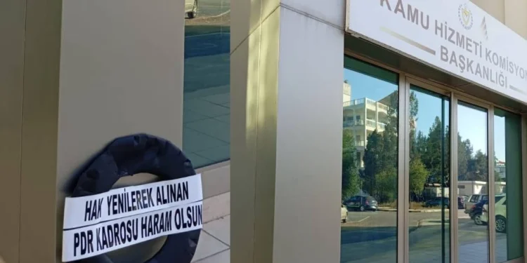 ÖĞRETMENLERDEN PROTESTO