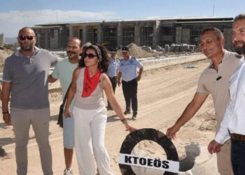 “KÜLLİYE BİNASI HASTANE VE OKUL YAPILSIN KONTEYLERLERE VEKİLLER TAŞINSIN”