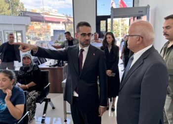 BÜYÜKELÇİ SERİM MAĞUSA’DA MUHTARLARLA BİR ARAYA GELDİ