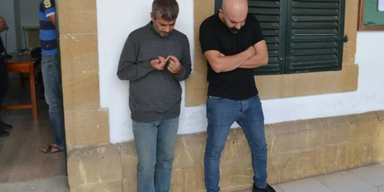 2 KİLO 800 GRAM HİNTKENEVİRİ İLE YAKALANADILAR