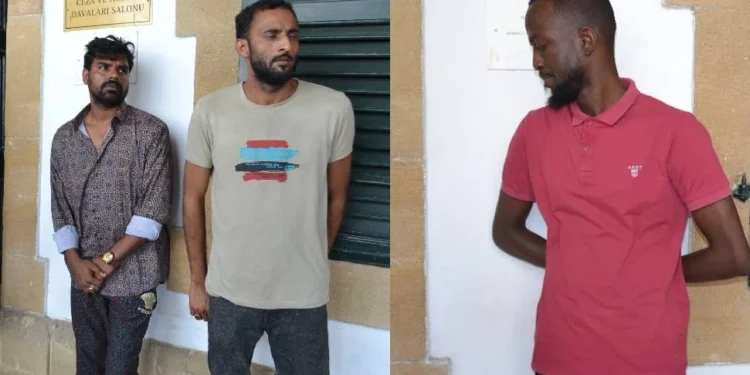 9 YILDIR KAÇAK YAŞIYORLAR