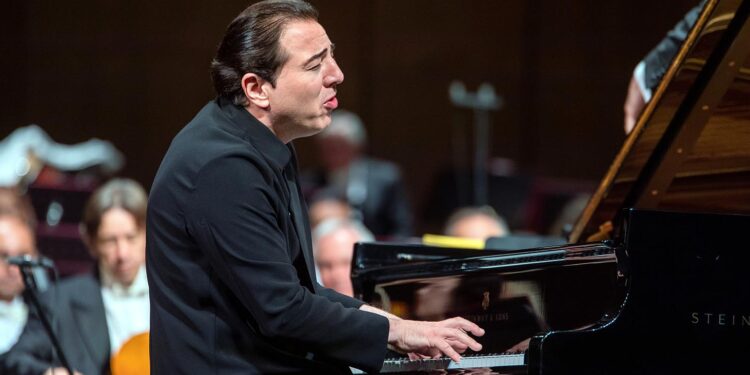 FAZIL SAY YARIN AKŞAM BELLAPAIS MANASTIRI’NDA