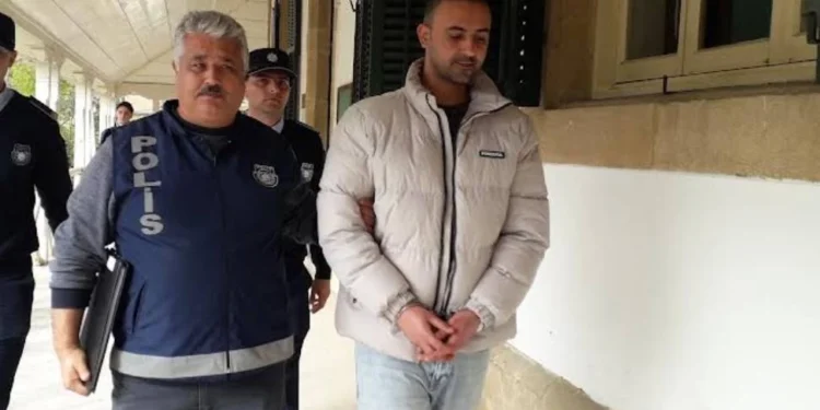 İKİ KADINI BIÇAKLAYARAK AĞIR YARALADI