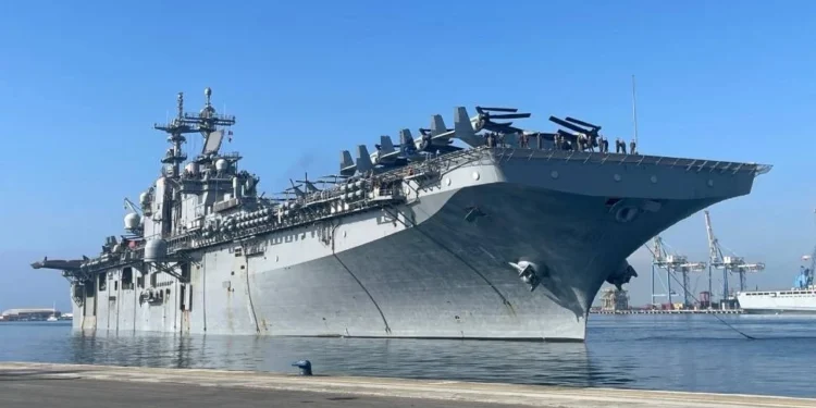 ABD SAVAŞ GEMİSİ LİMASOL LİMANI’NA DEMİRLEDİ