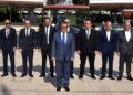 “DİMDİK AYAKTAYIZ”