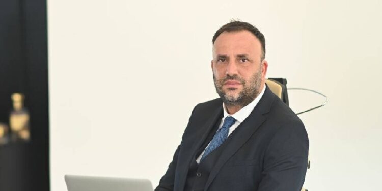 “KIBRIS TÜRK LİDERLİĞİ AKTİF BİR DİPLOMASİ SÜRDÜRMELİDİR”
