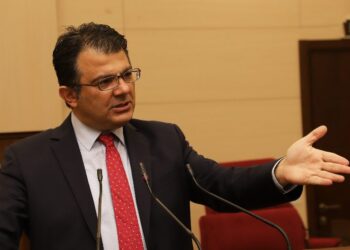 “HİLELİ ÇİFT OYLARLA BAŞKAN İLAN ETTİLER”