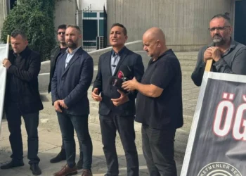 “EĞİTİM BAKANLIĞI ÖĞRENCİYİ VE ÖĞRETMENİ KORUMUYOR”