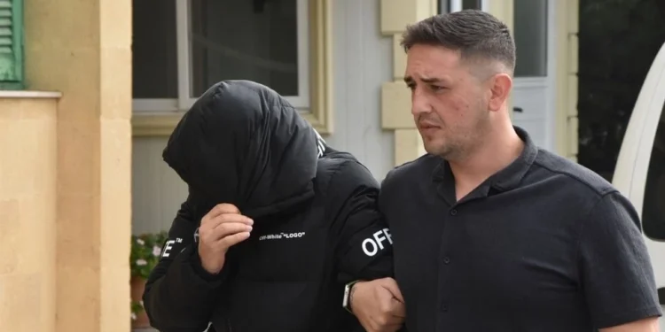 CİNSEL TACİZ VE RÖNTGENCİLİKLE SUÇLANAN ŞAHIS TUTUKLANDI