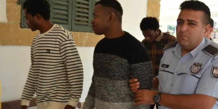 BANKANIN GÜVENLİK SİSTEMİNDEN FAYDALANDILAR 24 MİLYON TL’LİK VURGUN YAPTILAR