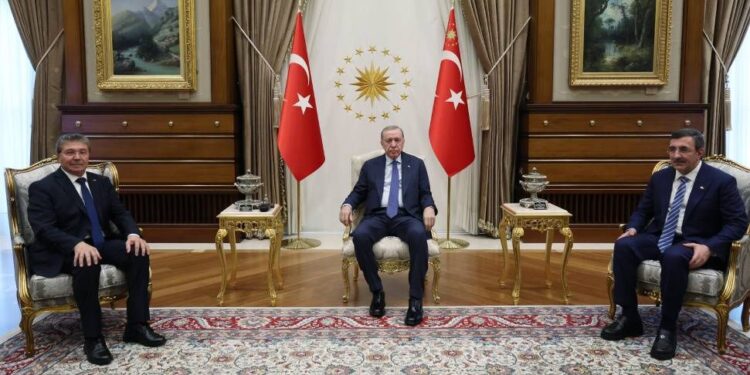 ÜSTEL ERDOĞAN İLE BİR ARAYA GELDİ