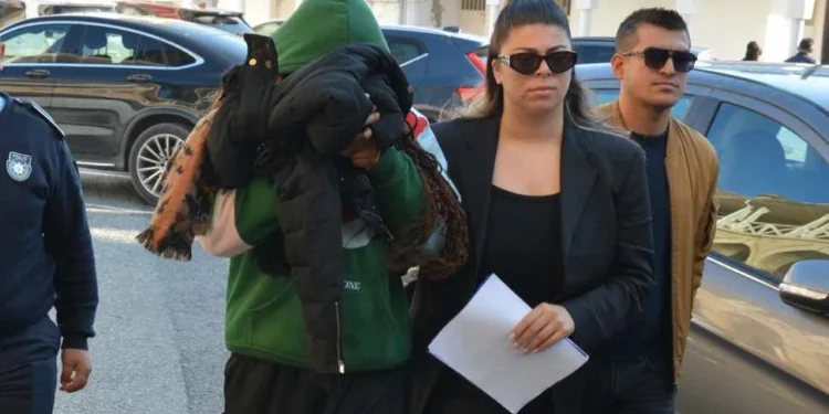 SAHTE PASAPORTLA ERCAN’DAN GİRİŞ YAPARKEN YAKALANDI