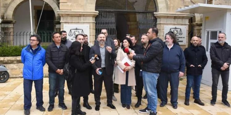 GREV YASAĞIYLA İLGİLİ KARARNAMEYE  ARA EMRİ BAŞVURUSU