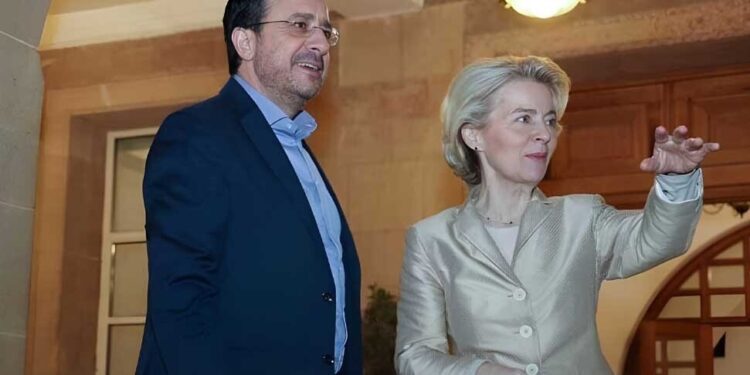 HRİSTODULİDİS AB KOMİSYON BAŞKANI İLE SURİYE KONUSUNU GÖRÜŞTÜ