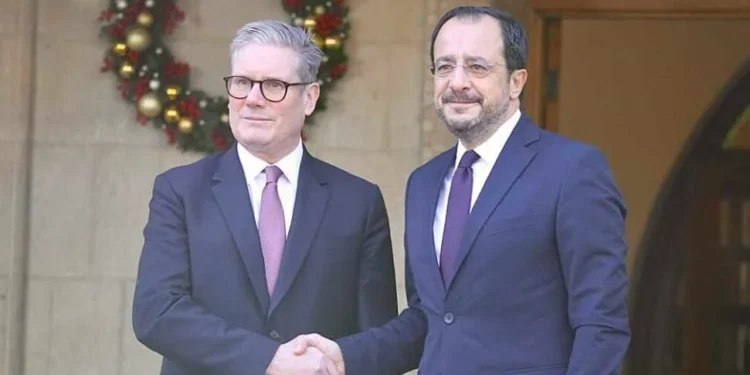 İNGİLTERE BAŞBAKANI KIBRIS’A GELDİ