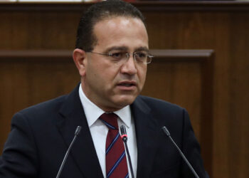 EKONOMİDEKİ AÇIK BÜYÜYECEK