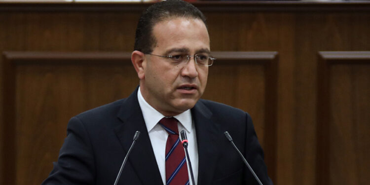 EKONOMİDEKİ AÇIK BÜYÜYECEK