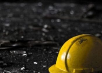 İKİ METRE YÜKSEKTEN DÜŞTÜ HAYATINI KAYBETTİ