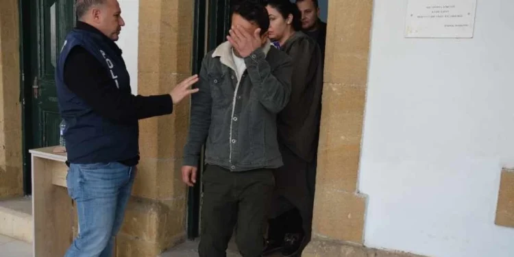 KUYUMCUDAN ÇOK SAYIDA ALTIN ÇALDIĞI İDDİA EDİLİYOR