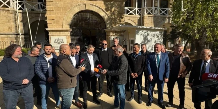 HÜKÜMET KARARNAMEYİ SENDİKALAR DAVAYI GERİ ÇEKTİ