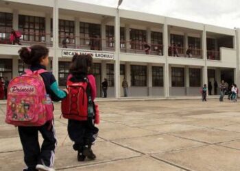 OKULLAR PAZARTESİ AÇILIYOR