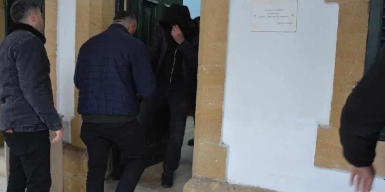 TECAVÜZ İDDİASIYLA MAHKEMEYE ÇIKARTILAN E.K 5 GÜN DAHA TUTUKLU KALACAK