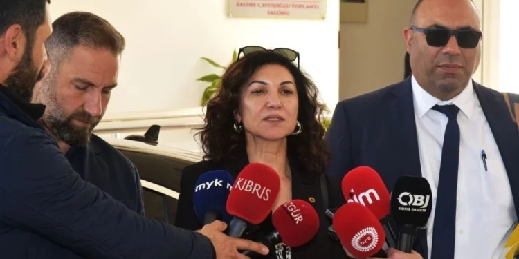 FİİLİYATTA HALA DAYATMA VAR