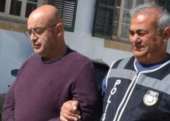 ÇALIŞTIĞI YERDEN BELİRLİ ARALIKLARLA YÜKLÜ MİKTARDA PARA ÇALDI