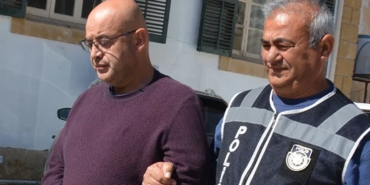 ÇALIŞTIĞI YERDEN BELİRLİ ARALIKLARLA YÜKLÜ MİKTARDA PARA ÇALDI