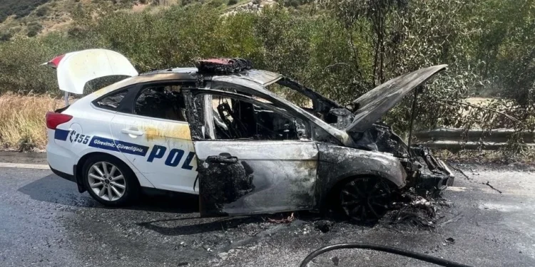 POLİS ARACI SEYİR HALİNDEYKEN YANDI
