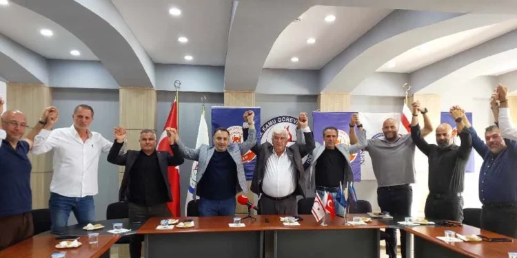 KAMU-SEN YENİDEN TÜRK-SEN ÜYESİ OLDU